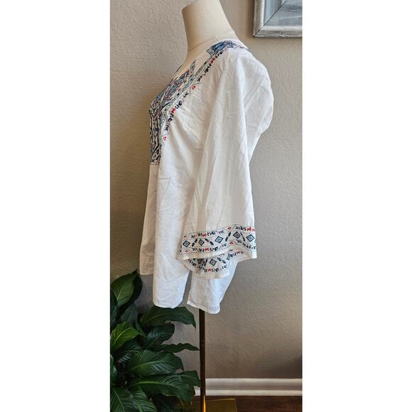 Chico's Women's Boho Floral Embroidered Pullover Top Size 1 Medium White Blue - Picture 4 of 8